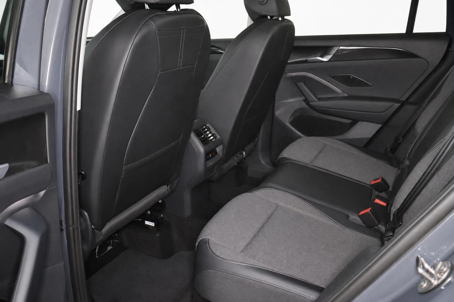 VW SUV Rücksitzbank mit Lederausstattung und Isofix-Halterung