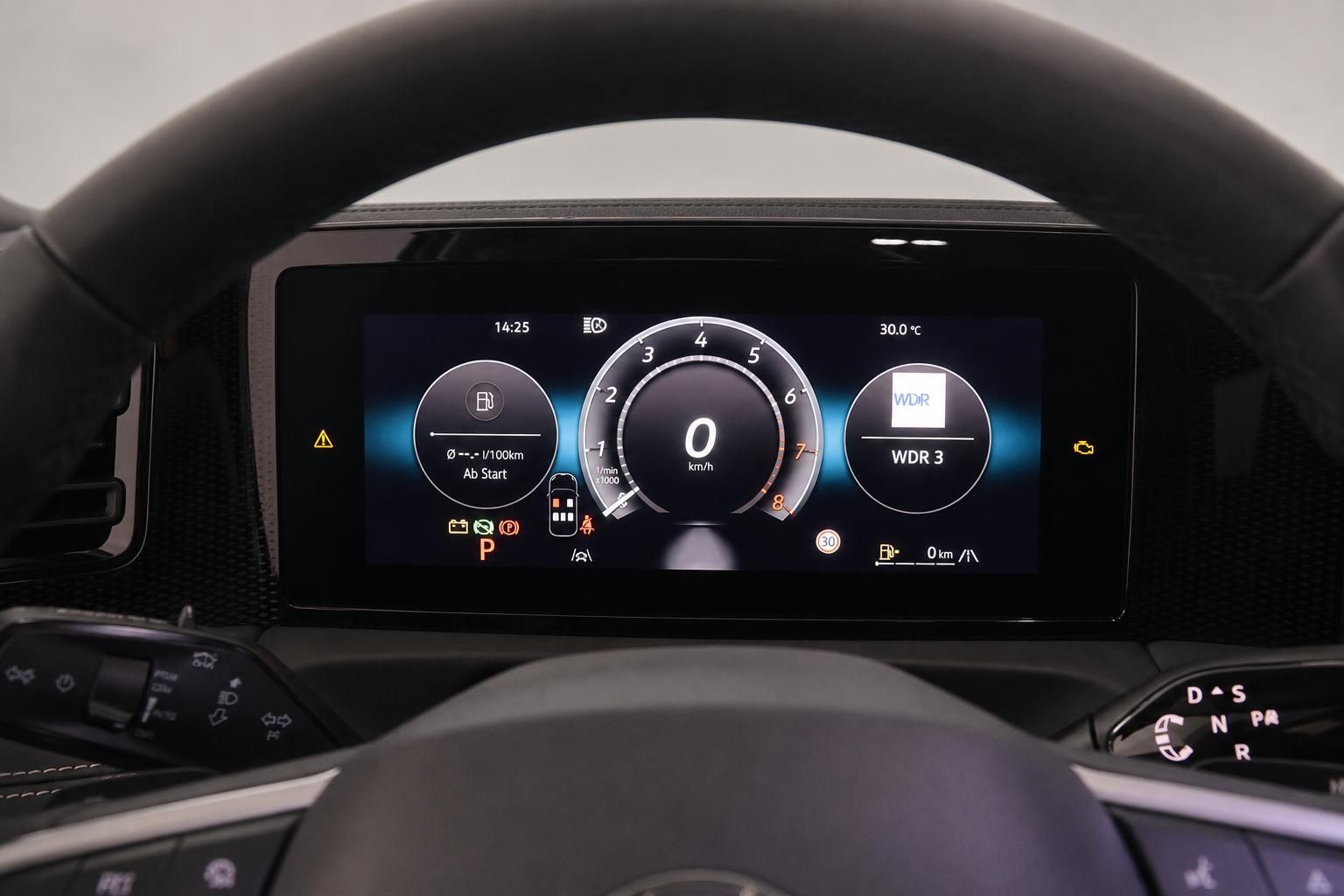 Digitales Kombiinstrument mit Tachoanzeige im VW Innenraum