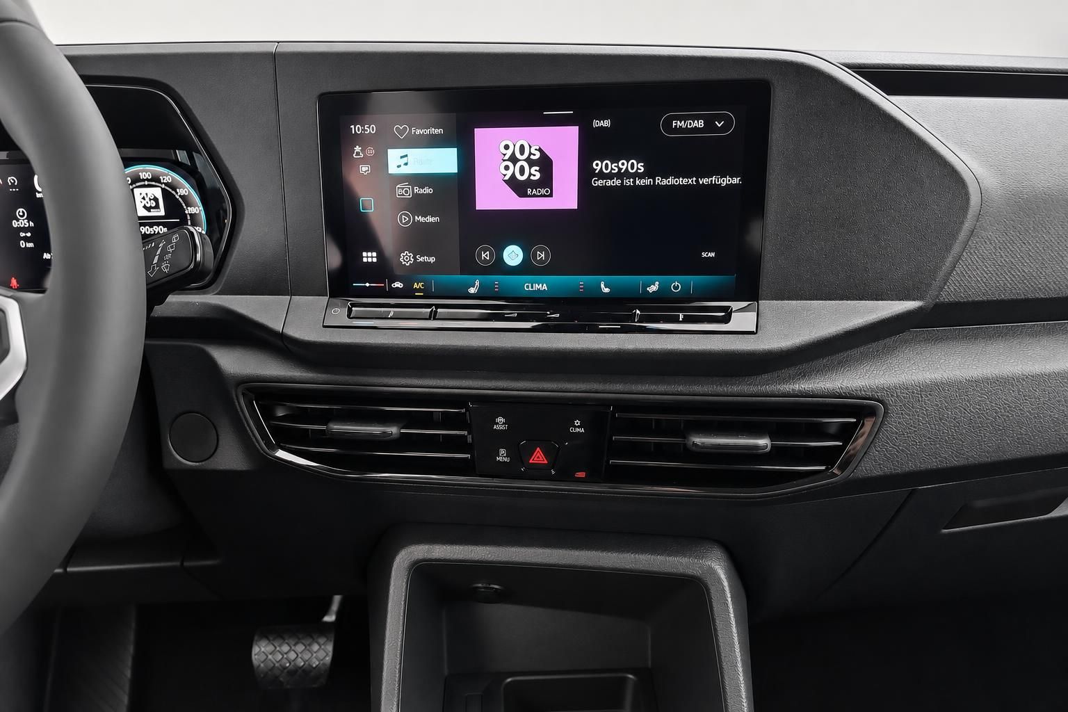VW Caddy Detailansicht Infotainment-System und Klimabedienung