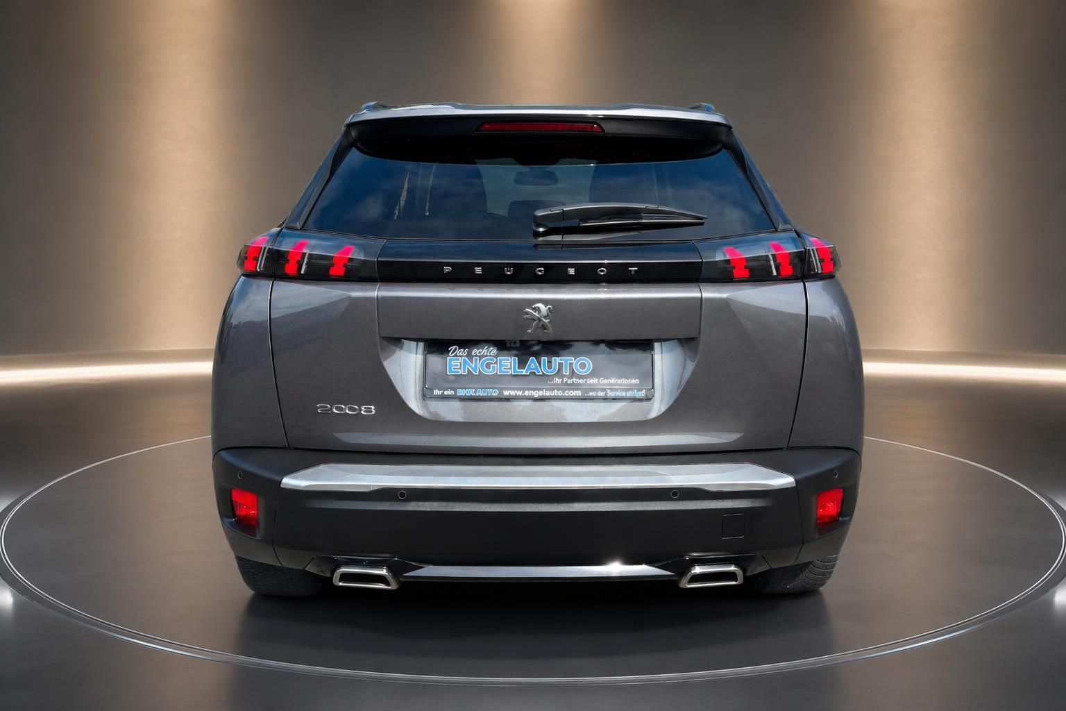 Peugeot 2008 grau, Heckansicht im Studio