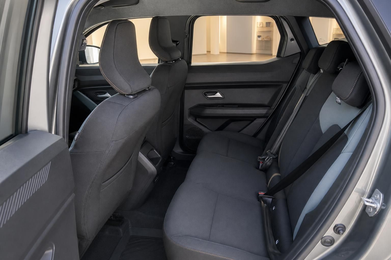 Dacia Duster Rücksitzbank mit viel Beinfreiheit im Fond