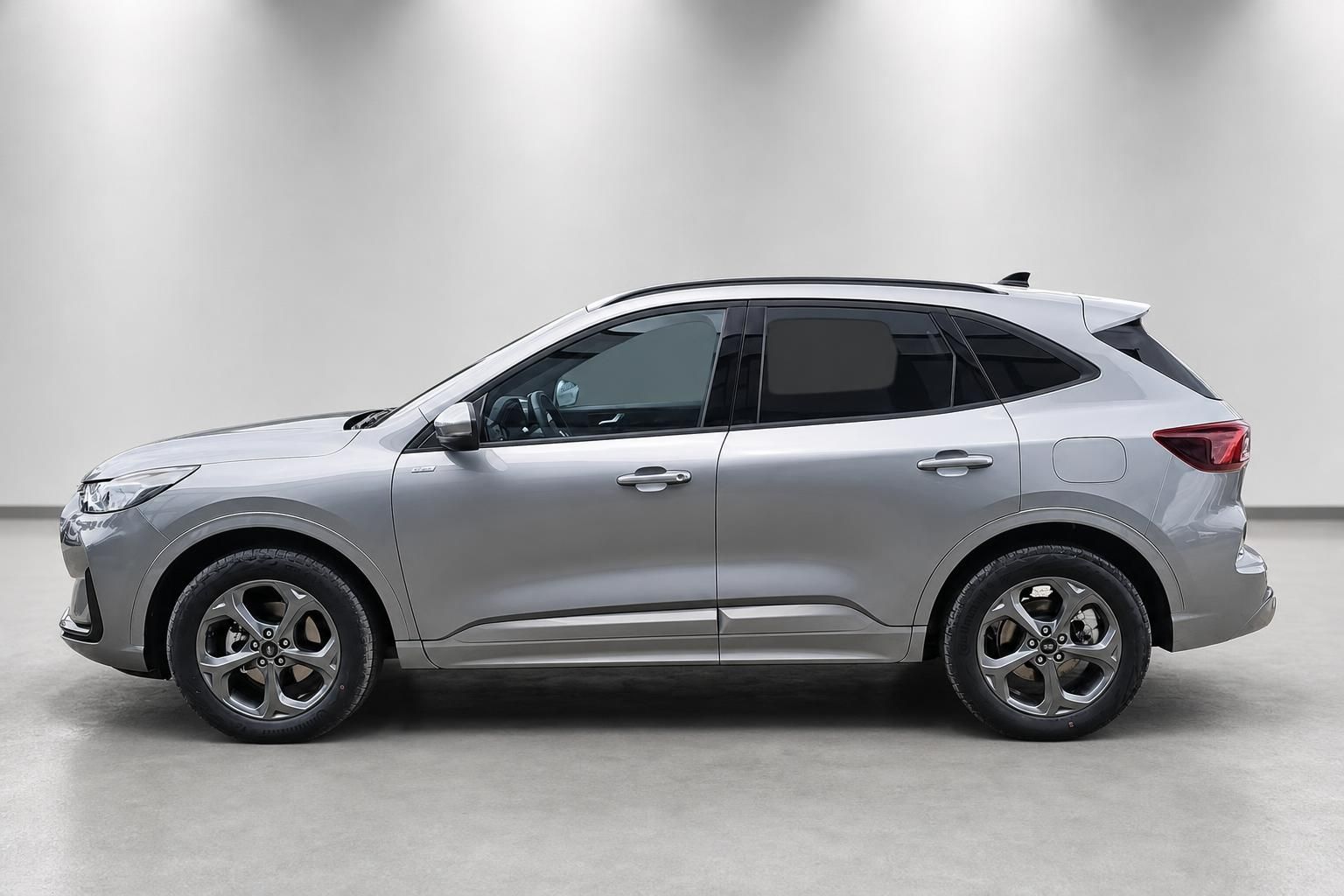 Ford Kuga silber in der Seitenansicht, Profilfoto