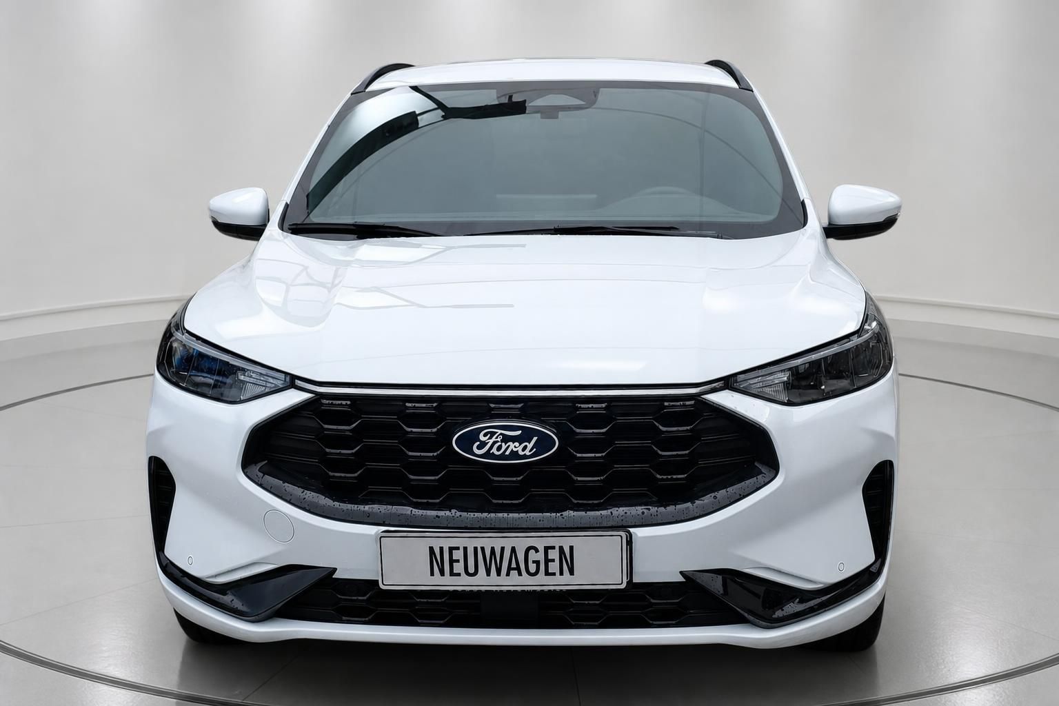 Ford Kuga Neuwagen weiß Frontansicht mit Kühlergrill im Studio