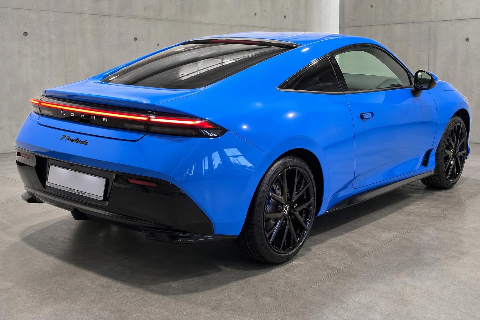 Honda Prelude blau, Heckansicht schräg, Coupé mit LED-Rückleuchten