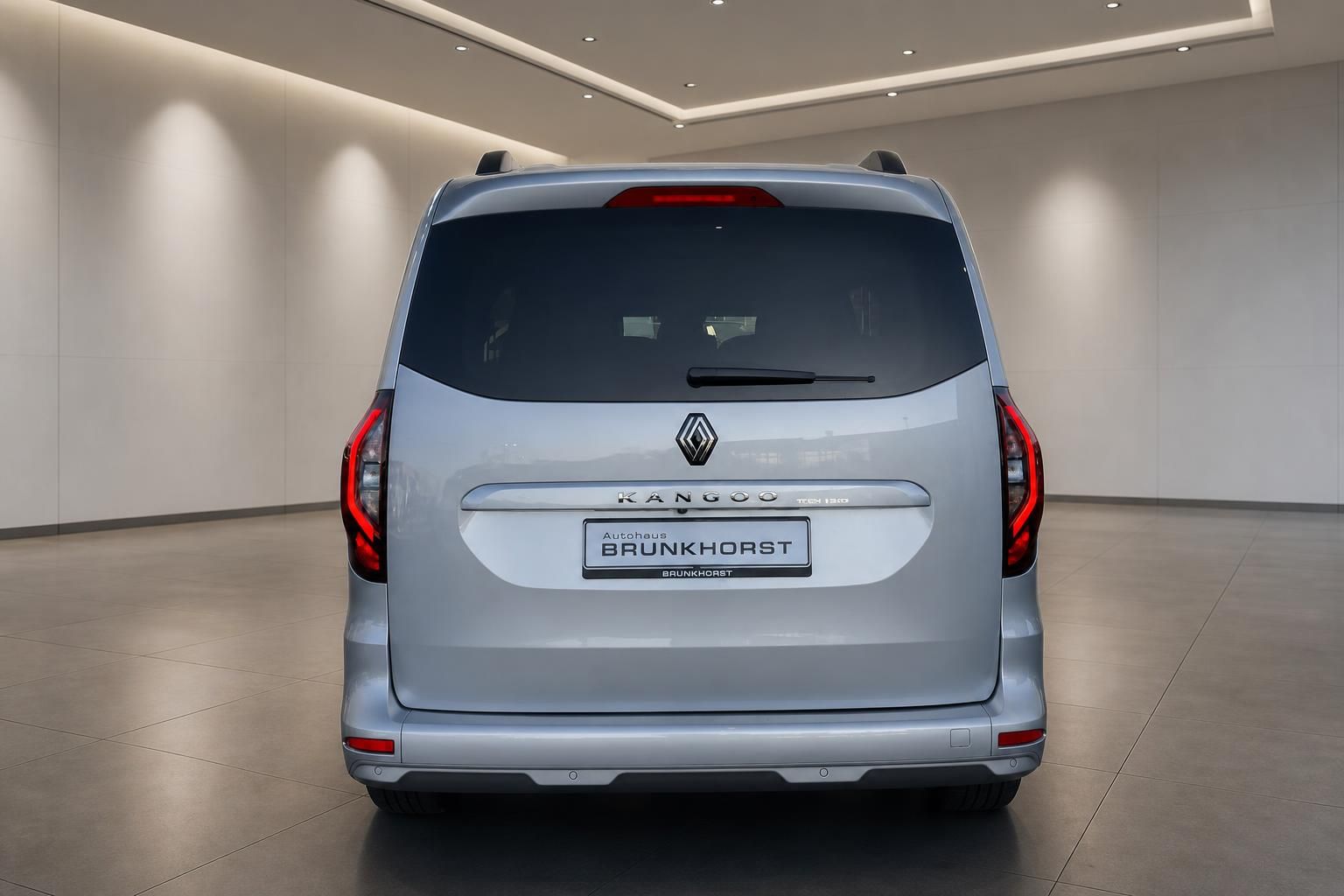 Renault Kangoo Heckansicht in silber - Rückleuchten und Heckklappe des Familienvans
