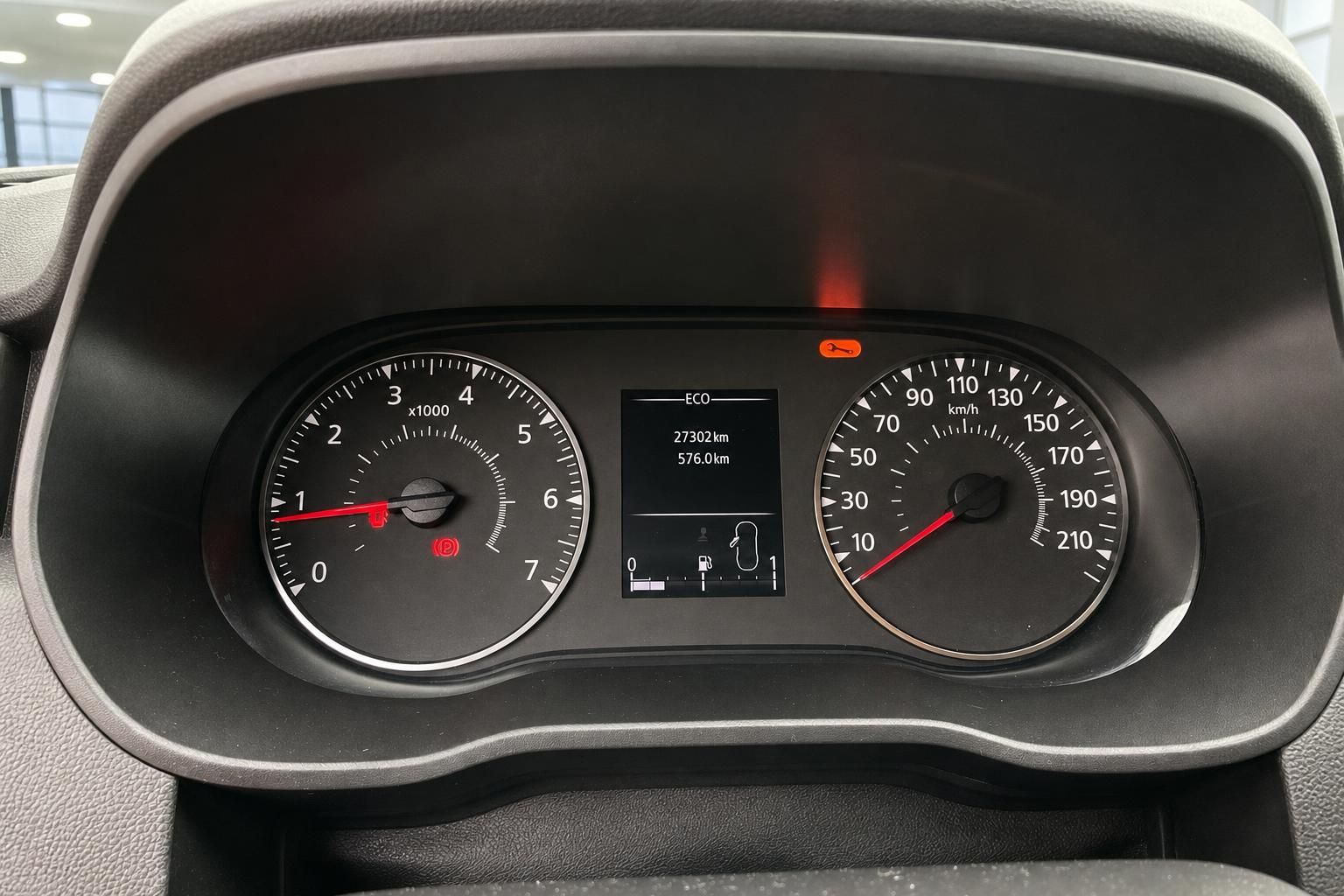 Tacho und Kombiinstrument Dacia Duster mit Kilometerstand