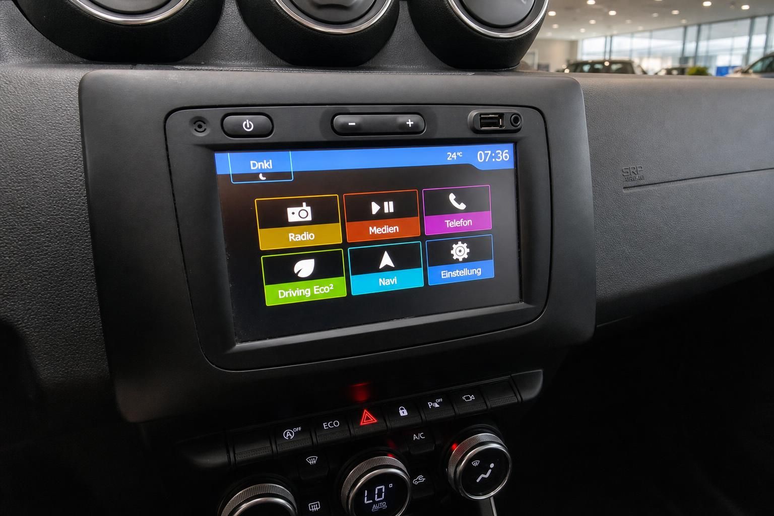 Dacia Duster Touchscreen-Infotainment mit Navigation, Radio und Telefon