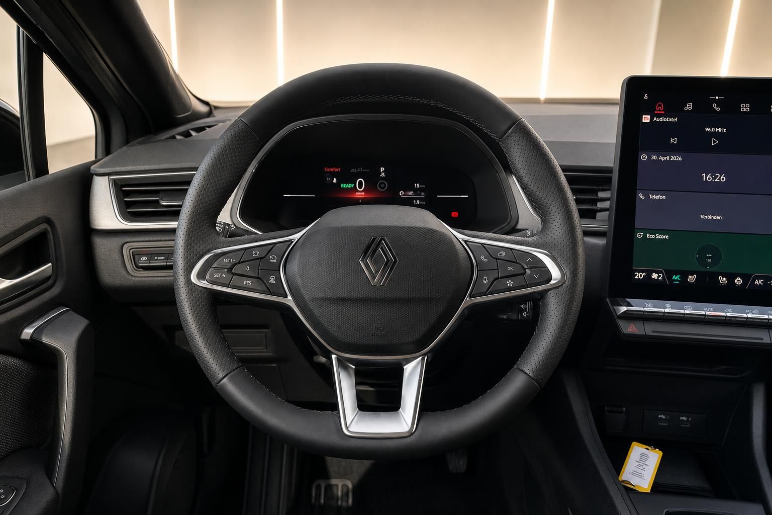 Renault Armaturenbrett mit Lenkrad, digitaler Tacho und Touchscreen-Infotainmentsystem