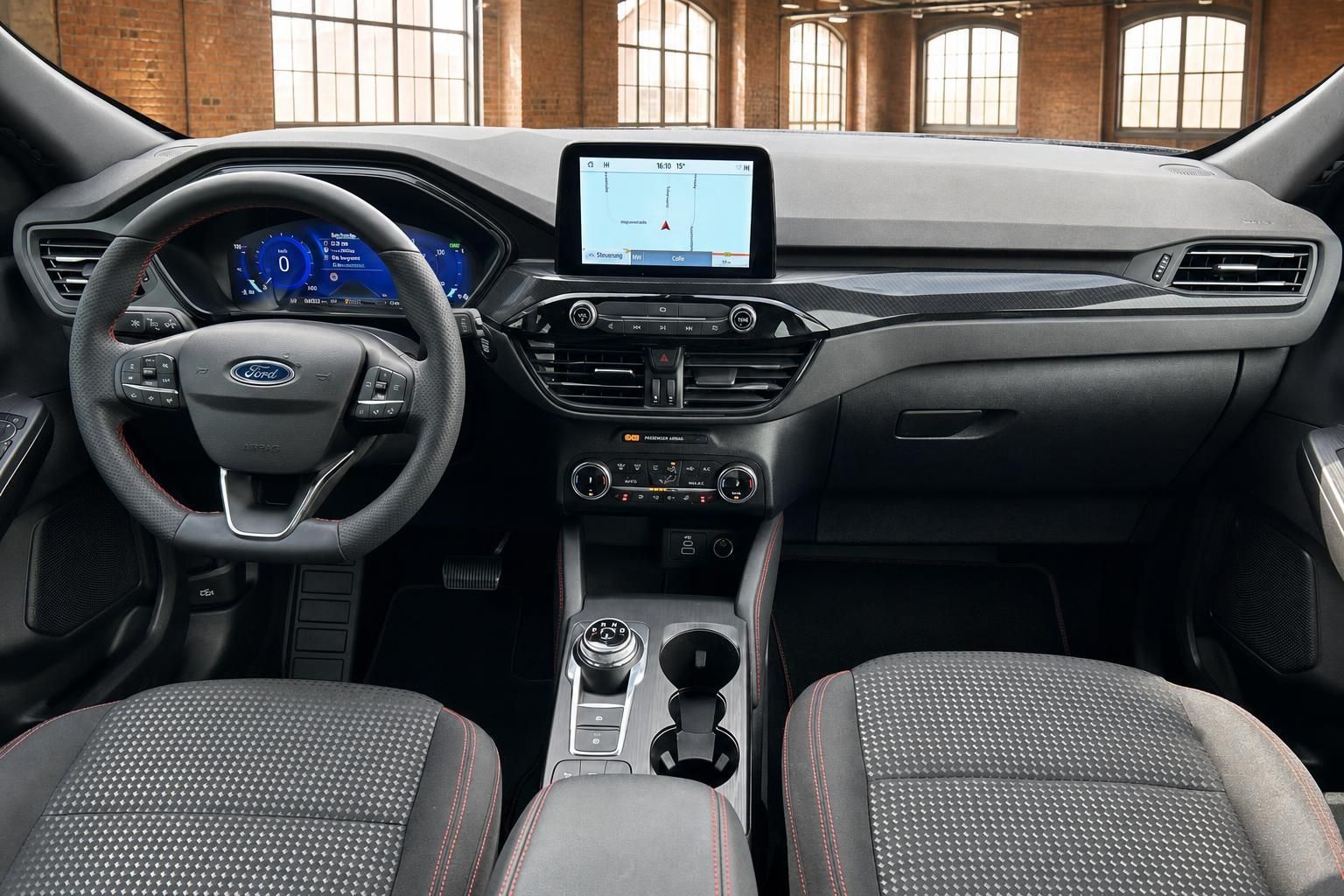 Ford Kuga Armaturenbrett mit Digitaltacho und Touchscreen-Display
