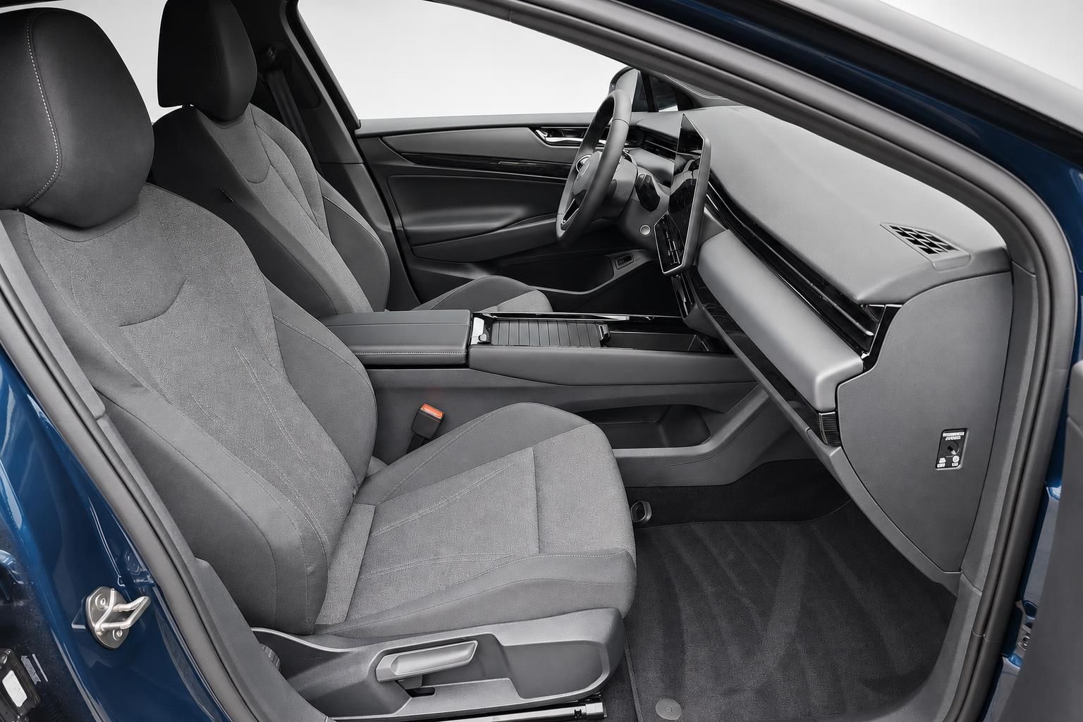 VW ID.7 Tourer Innenraum, Blick auf Sitze und Armaturenbrett