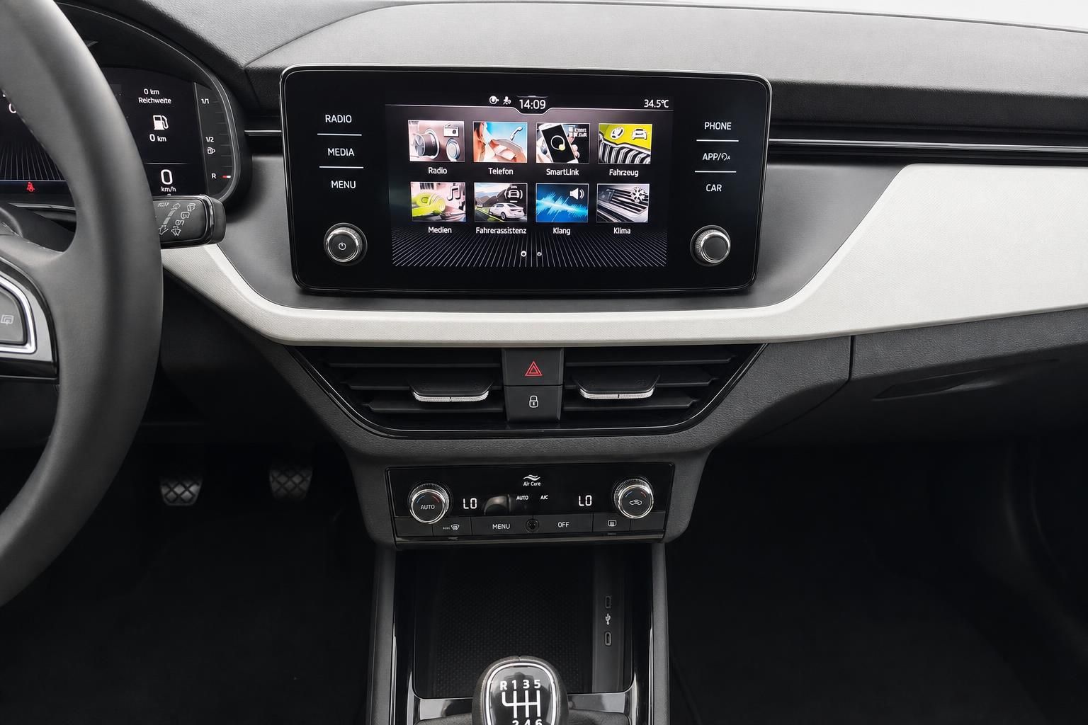 Skoda Kamiq Infotainment-System und Mittelkonsole im Detail