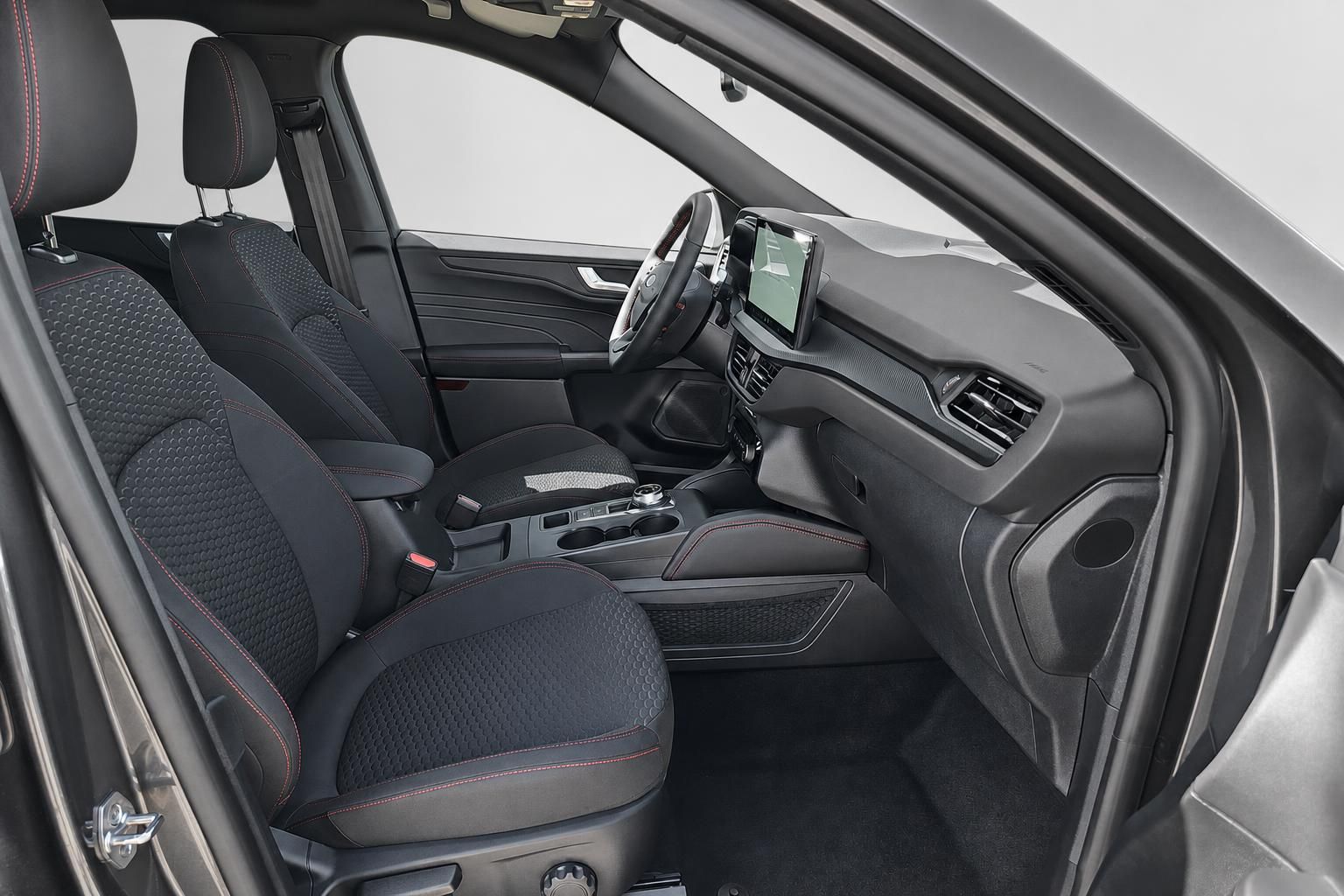 Ford Innenraum Ansicht durch offene Fahrertür mit Cockpit