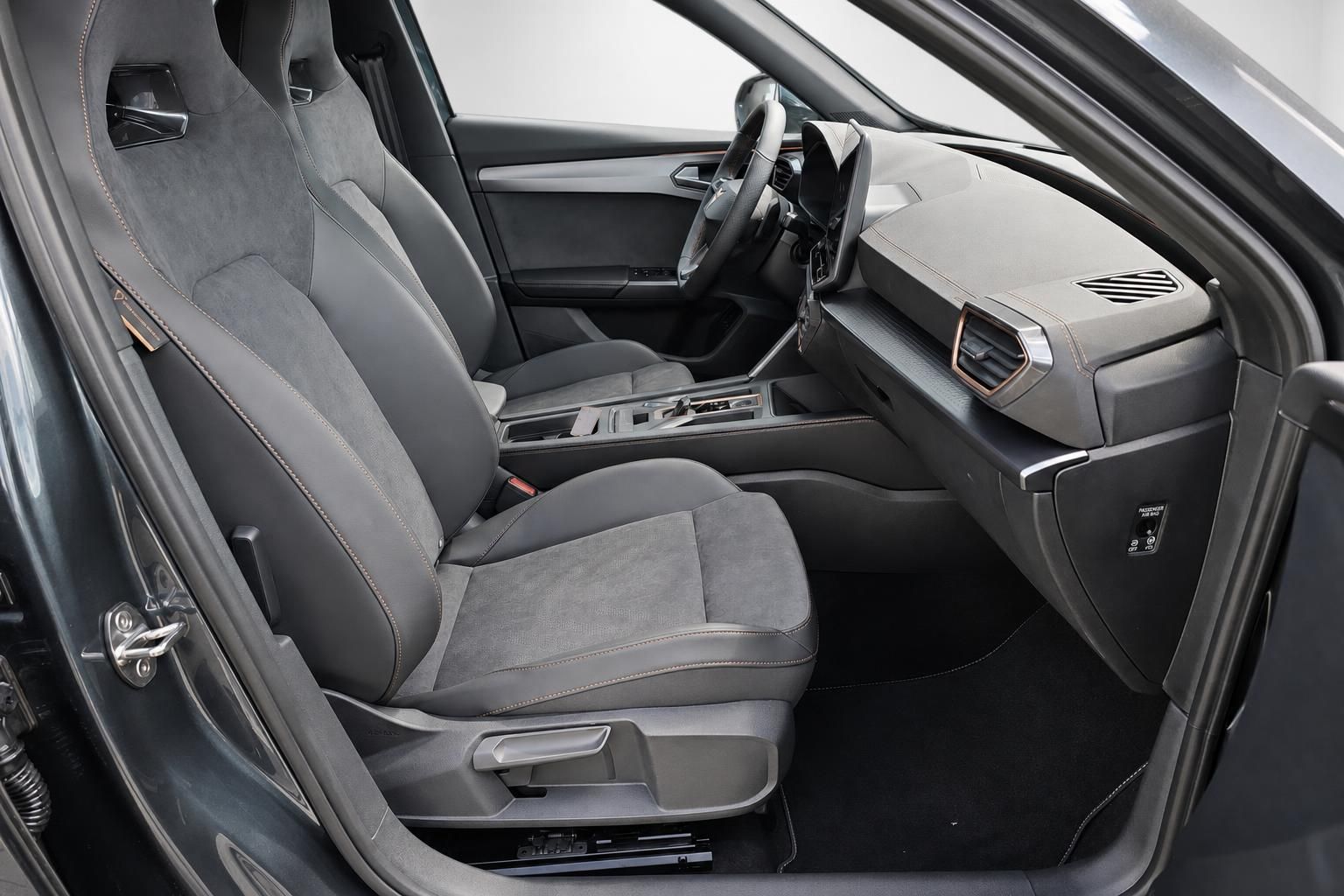 Cupra Formentor Interieur Vordersitze und Armaturenbrett