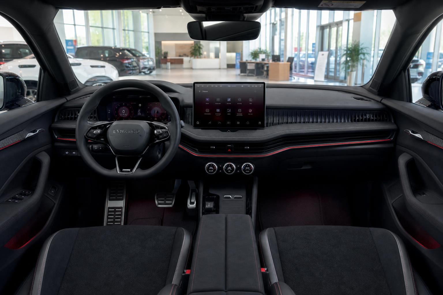 Lynk & Co Cockpit mit Lenkrad und Touchscreen Infotainment