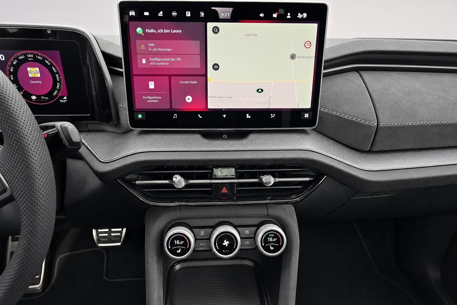 Skoda Infotainmentsystem mit Navigation und Klimabedienung