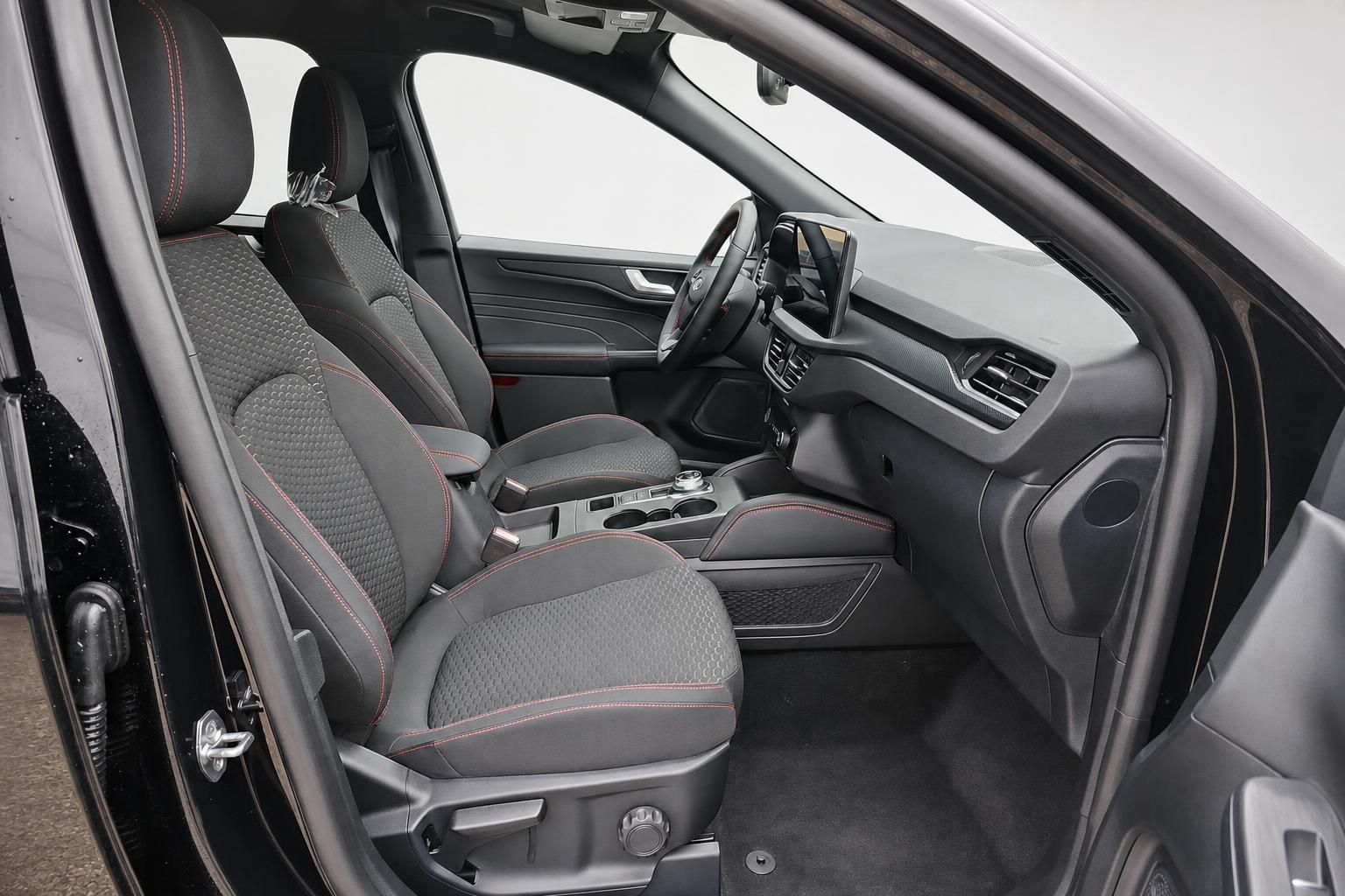 Ford Innenraumansicht Vordersitze und Armaturenbrett Fahrerseite