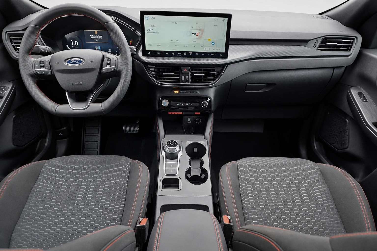 Ford Cockpit mit Lenkrad Touchscreen und Mittelkonsole Innenraum