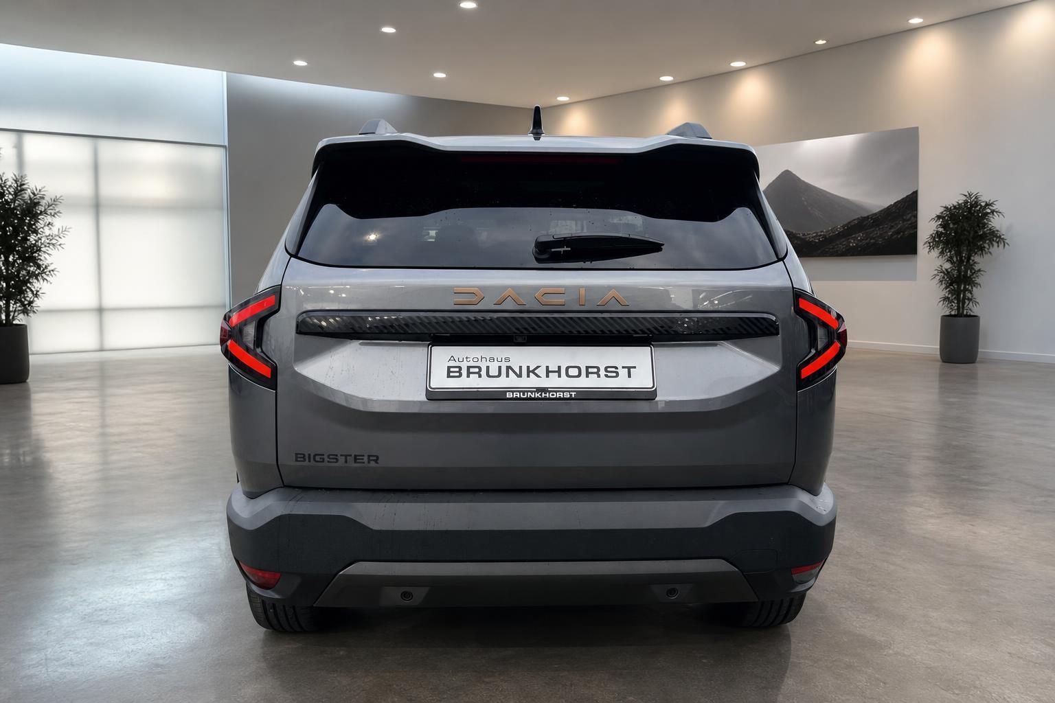 Dacia Bigster Heckansicht in grau bei Autohaus Brunkhorst - modernes SUV Design