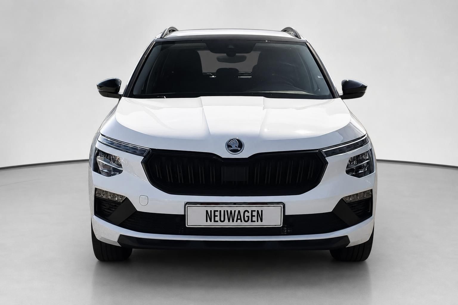 Skoda Kamiq weiß Frontansicht Neuwagen im Studio