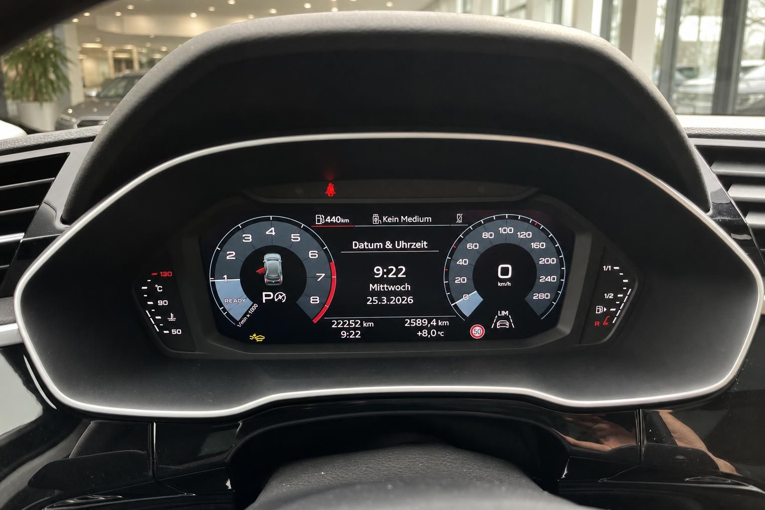 Audi Kombiinstrument digitales Display mit Tacho und Drehzahlmesser