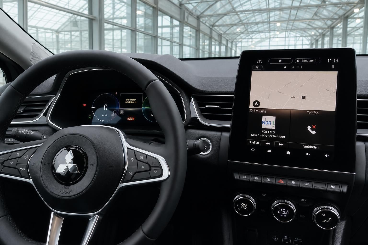 Mitsubishi ASX Cockpit mit Lenkrad und Infotainment-Display