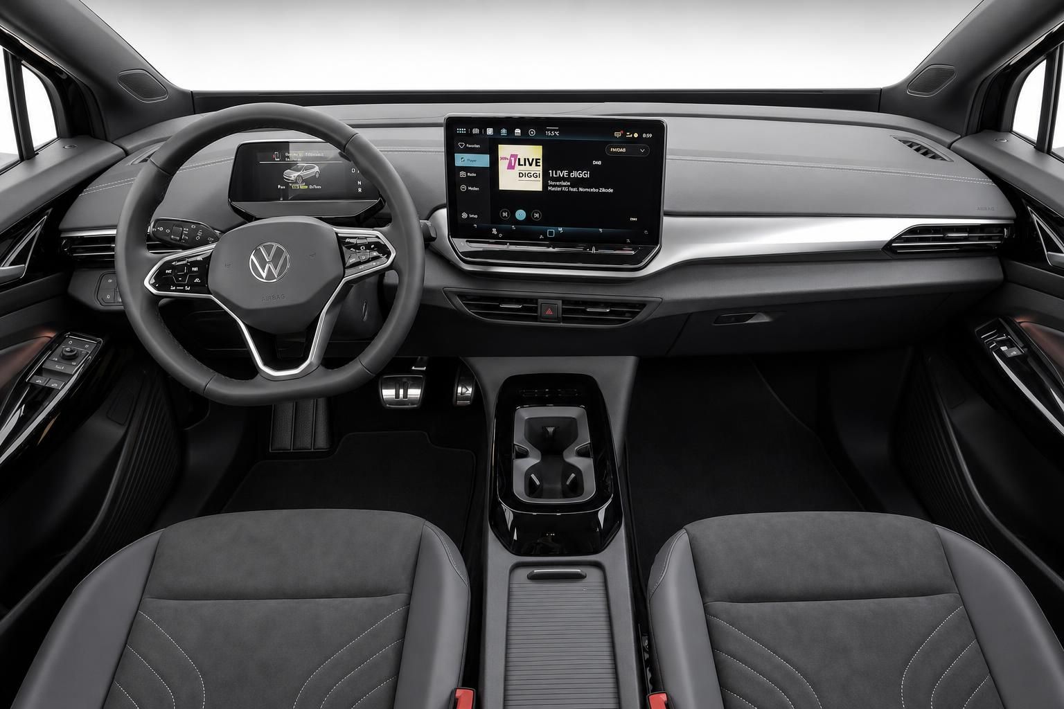 Cockpit und Armaturenbrett eines VW ID.4 mit Lenkrad und Display