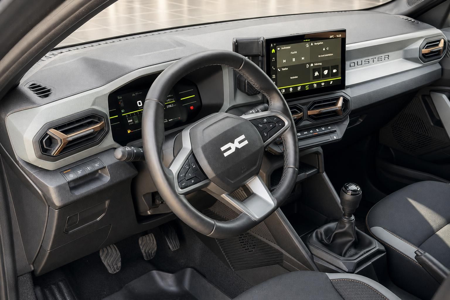 Dacia Duster Cockpit mit Lenkrad und Touchscreen-Navigation