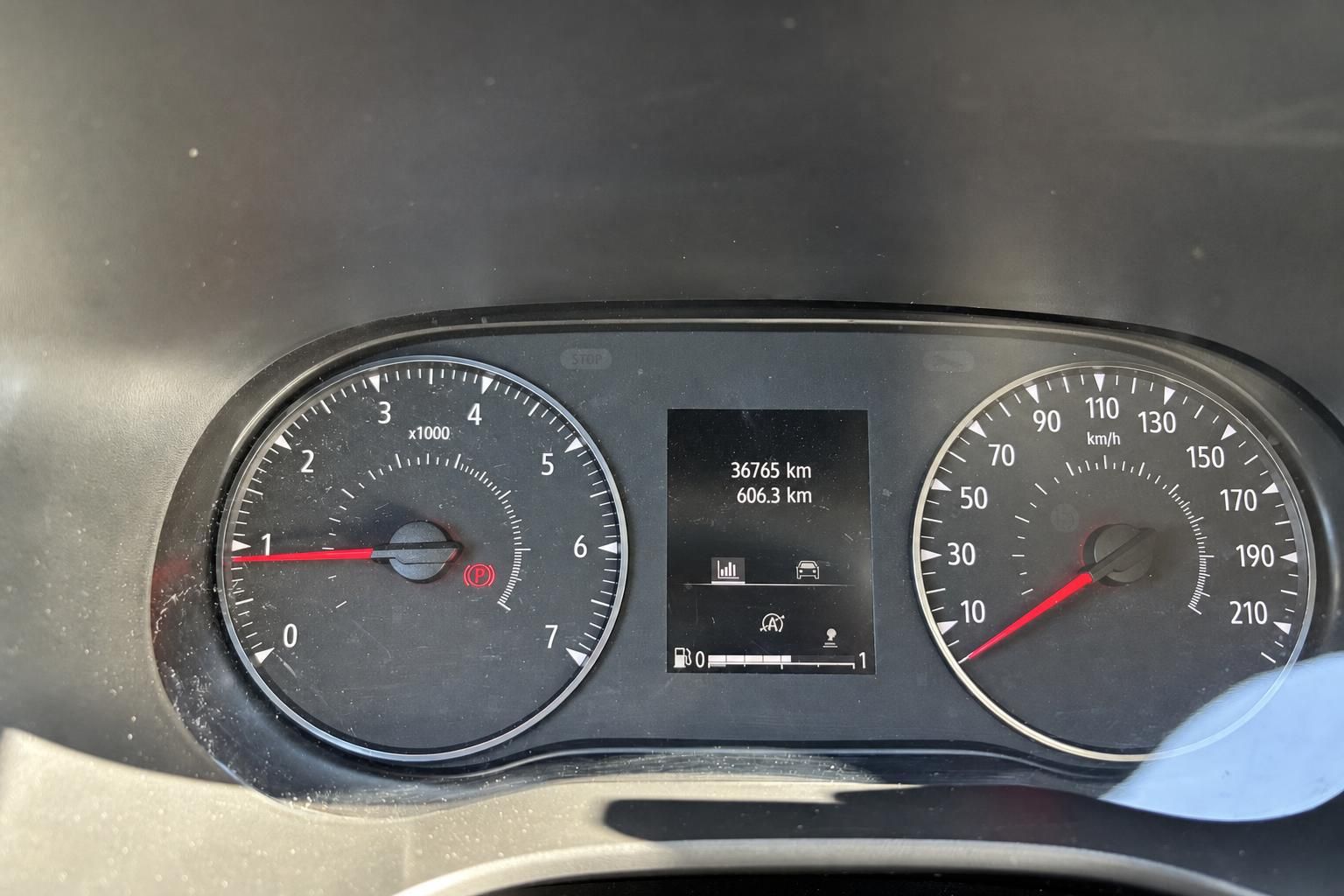 Dacia Kombiinstrument Tacho Drehzahlmesser Kilometerstand 36765 km