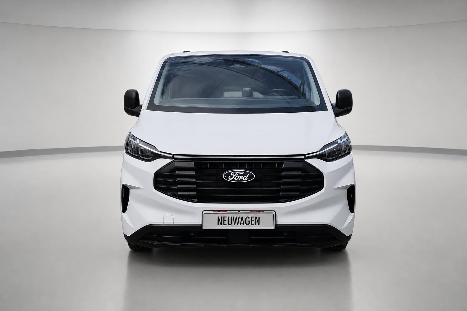 Ford Transit Custom weiß, Frontansicht Neuwagen im Studio