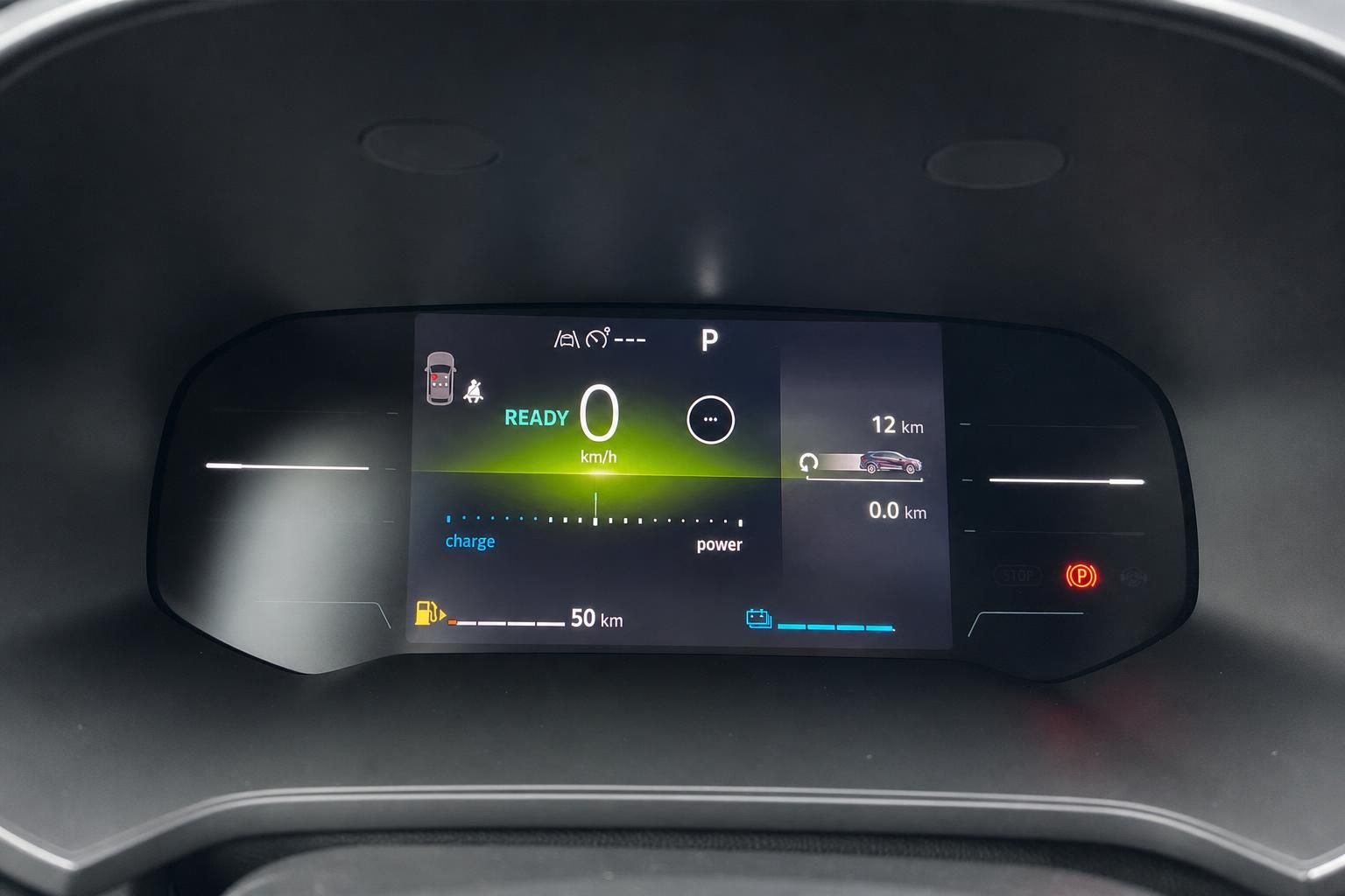 Renault Symbioz digitales Kombiinstrument mit Elektroauto-Anzeigen und Reichweite