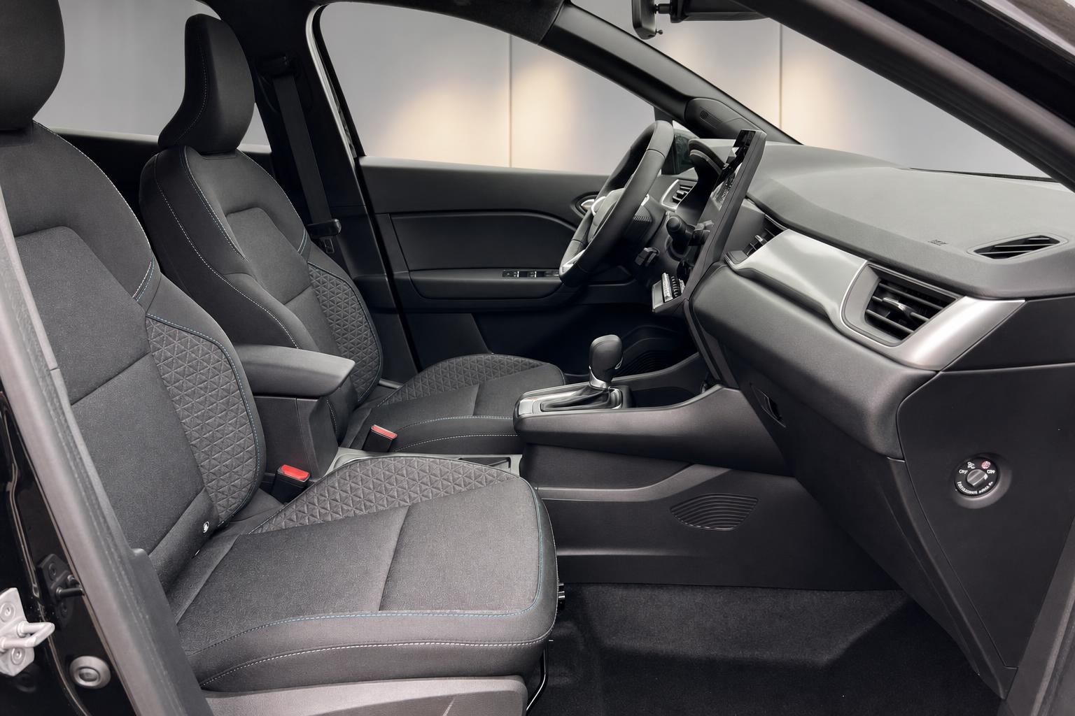 Renault Symbioz Innenraum Beifahrerseite mit Sitzen und Armaturenbrett