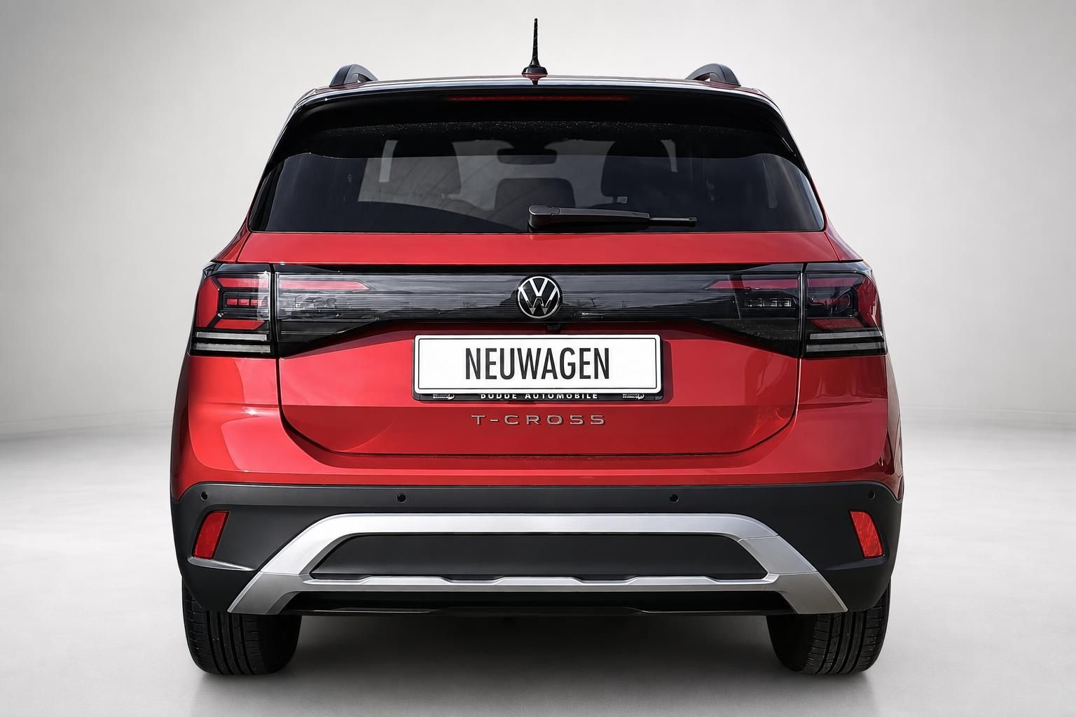 VW T-Cross rot Heckansicht direkt im Studio