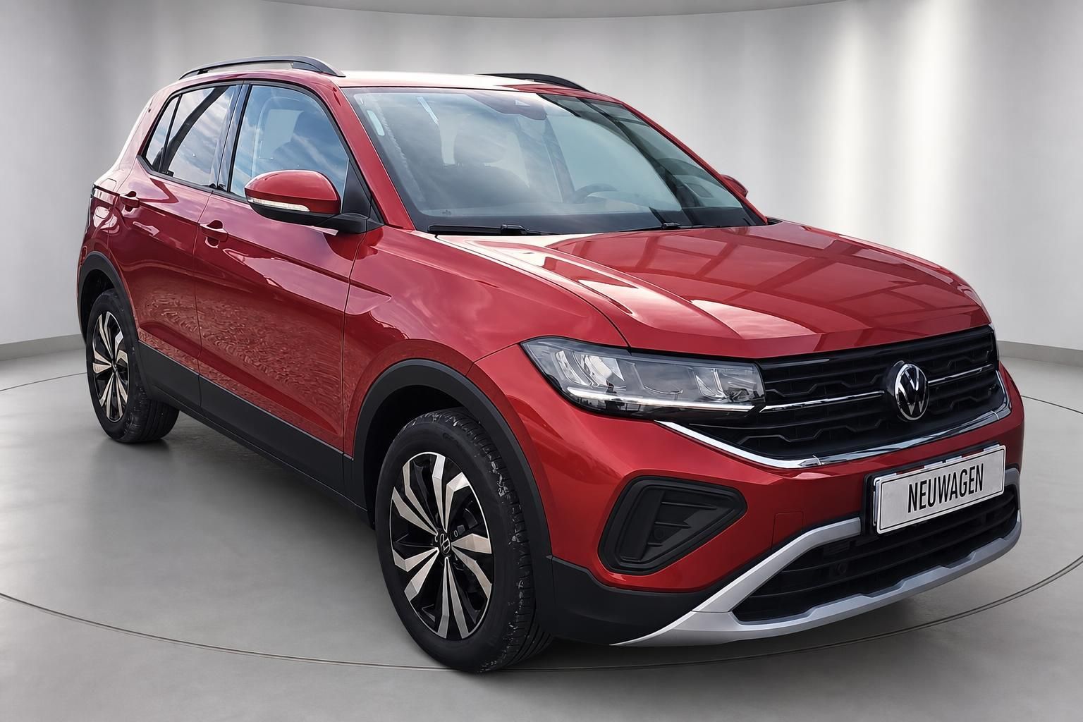 VW T-Cross Neuwagen in Rot, Frontansicht schraeg