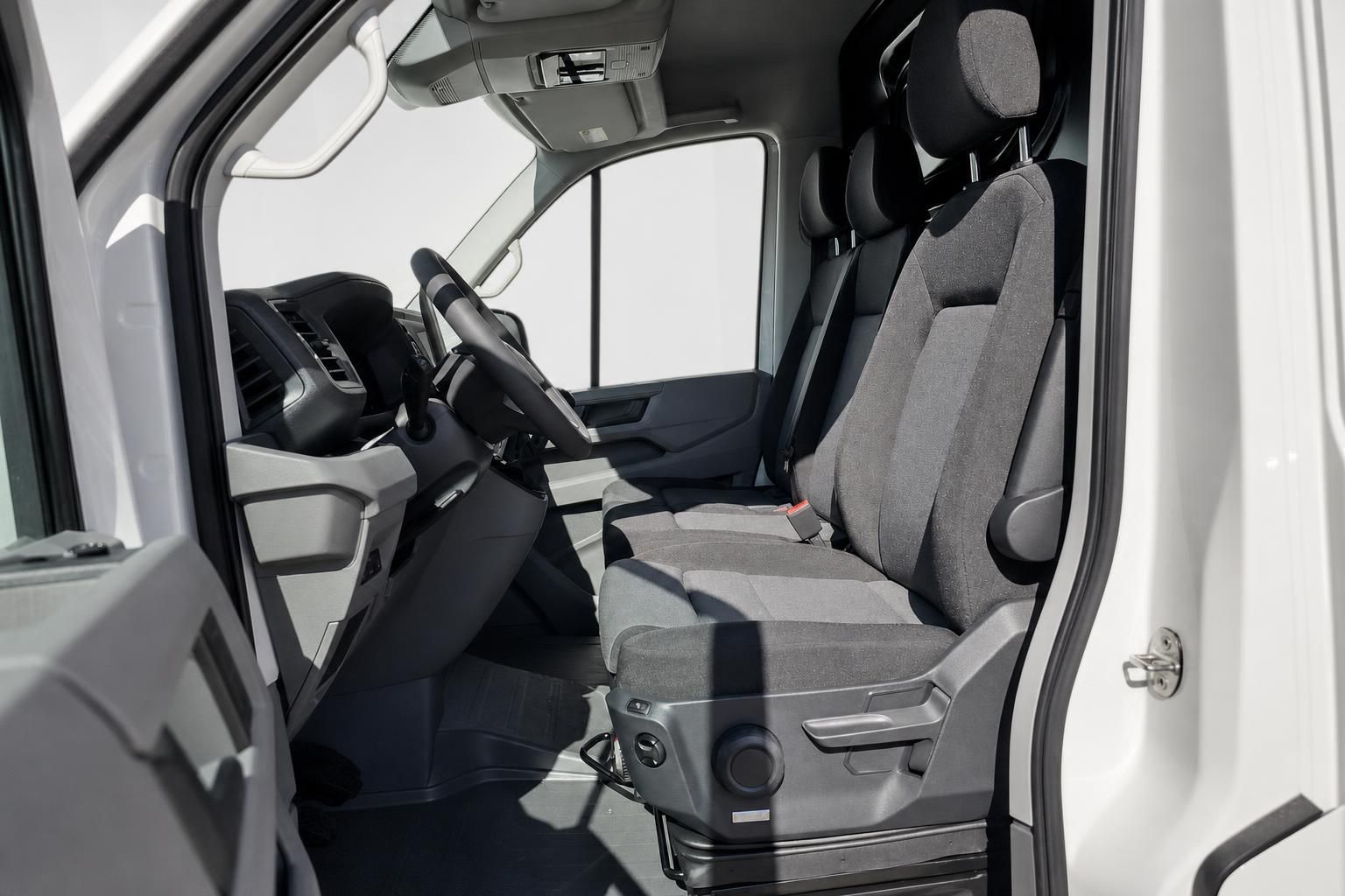 VW Crafter Fahrersitz und Cockpit im Detail