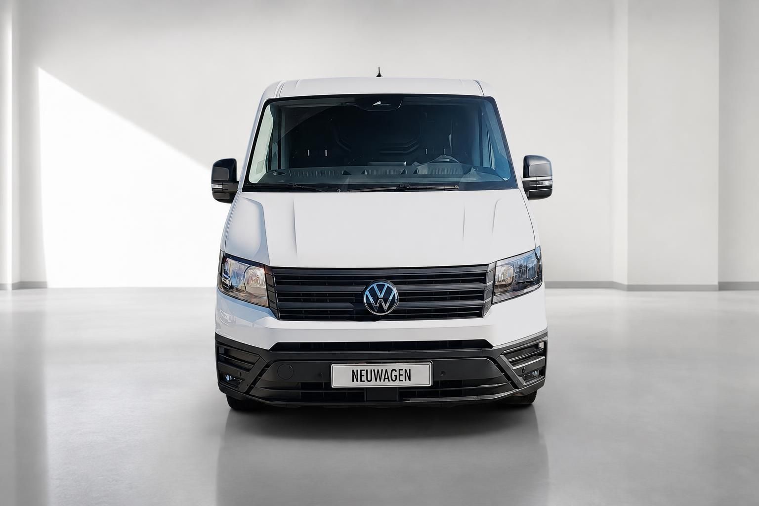 VW Crafter Kastenwagen weiß Frontansicht im Studio
