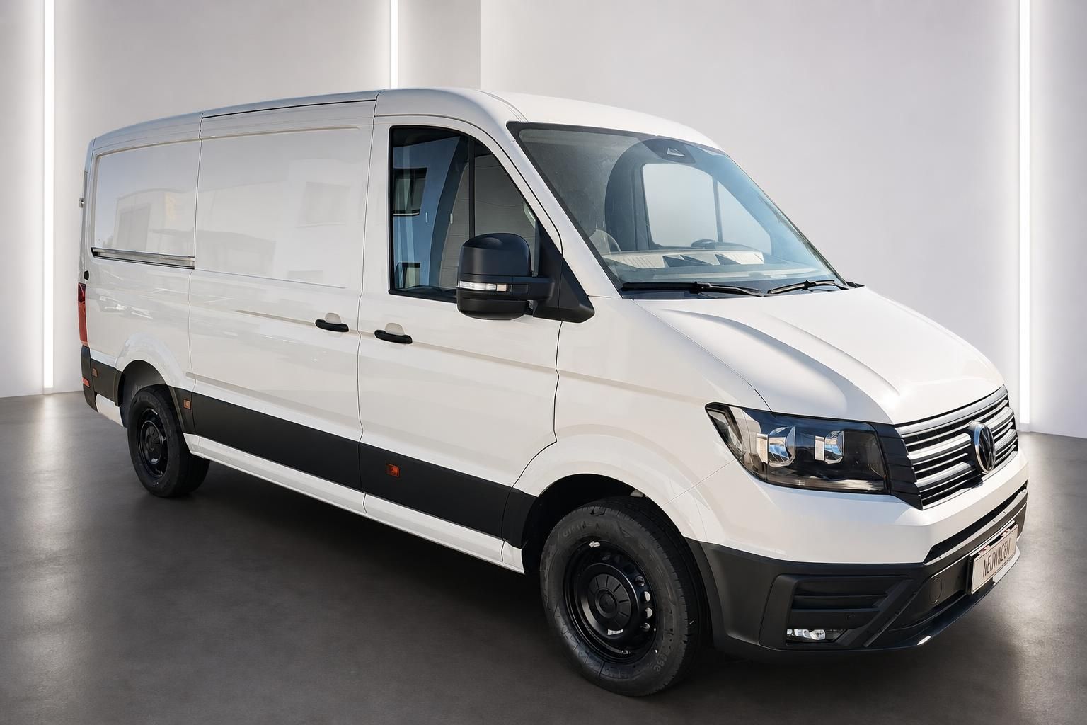 VW Crafter Neuwagen weiß, Frontansicht schräg von vorne