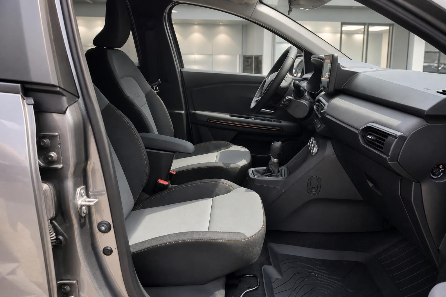 Auto Innenraum mit komfortablen Sitzen und modernem Cockpit Design