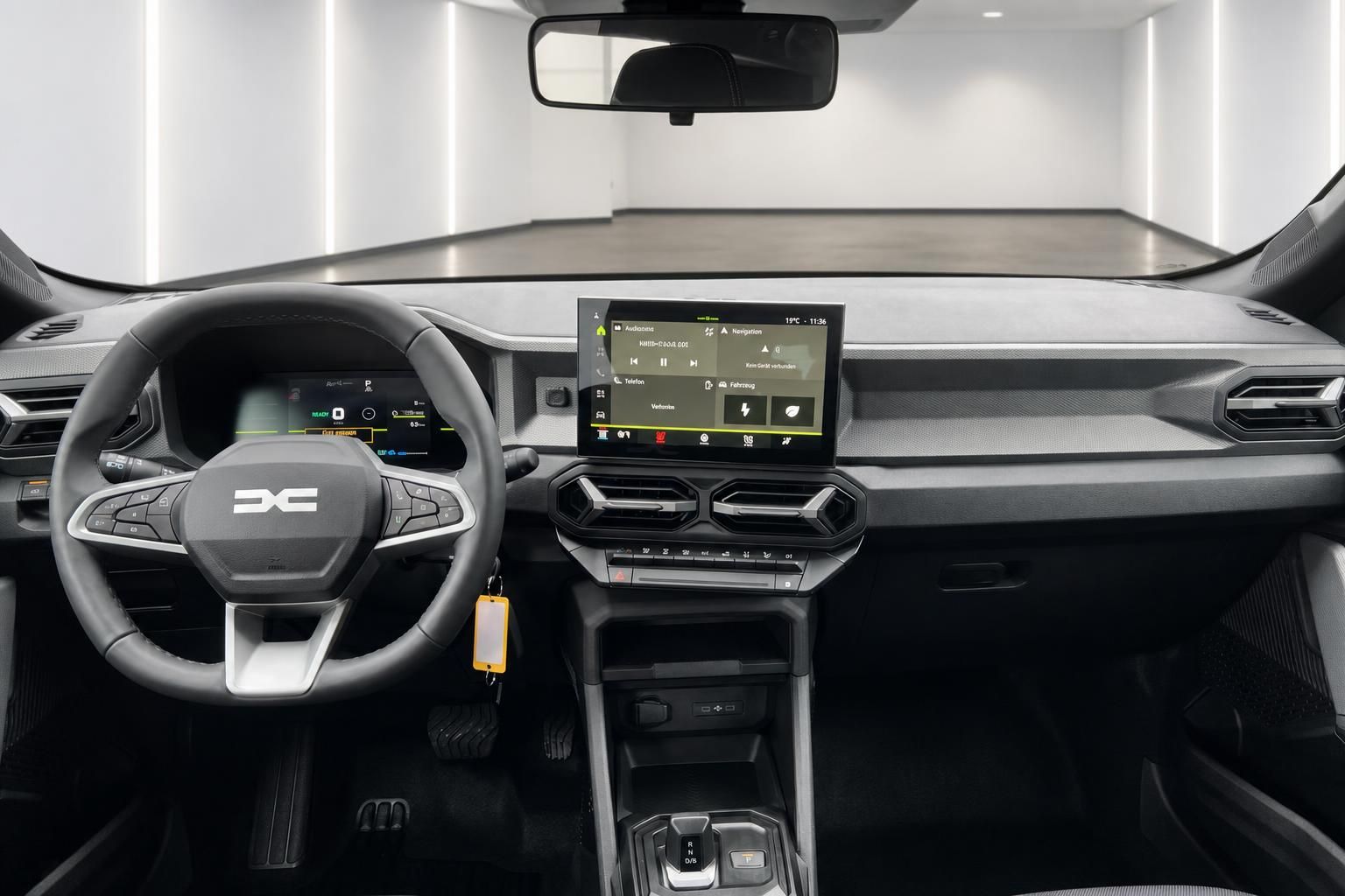 Dacia Duster Innenraum Dashboard mit Touchscreen und digitalem Cockpit
