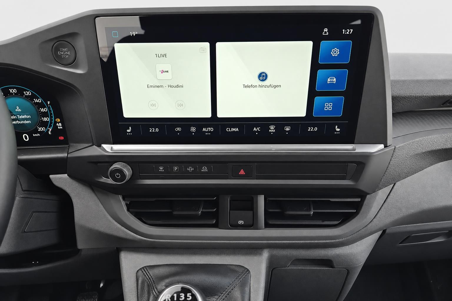 VW Infotainment-Display mit Klimabedienung im Cockpit