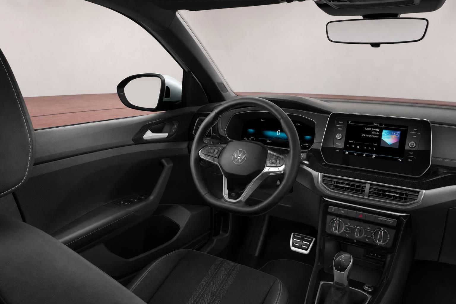 VW T-Cross Cockpit mit Lenkrad, Digitaltacho und Infotainment-Display