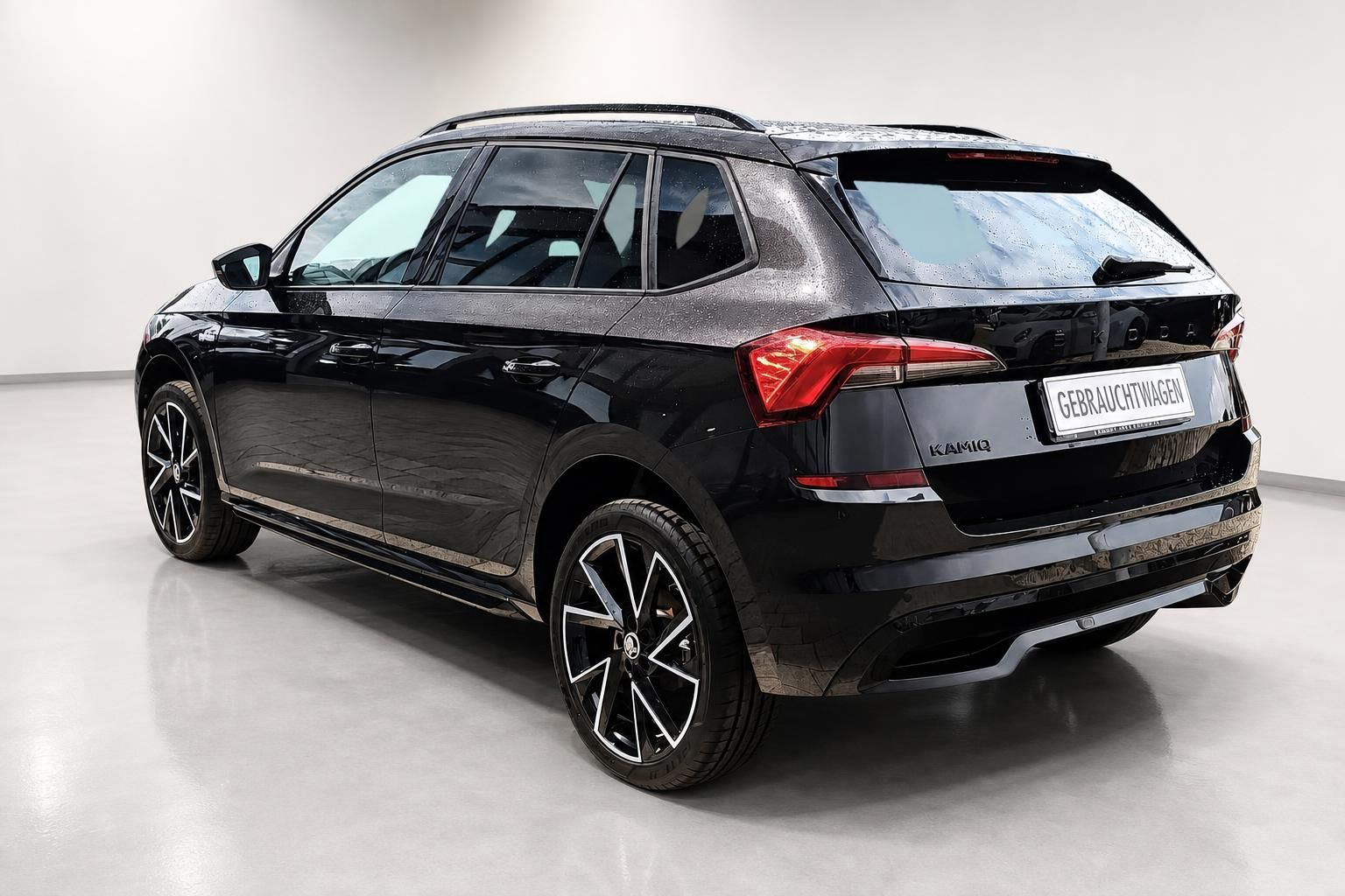 Skoda Kamiq schwarz Heckansicht Gebrauchtwagen