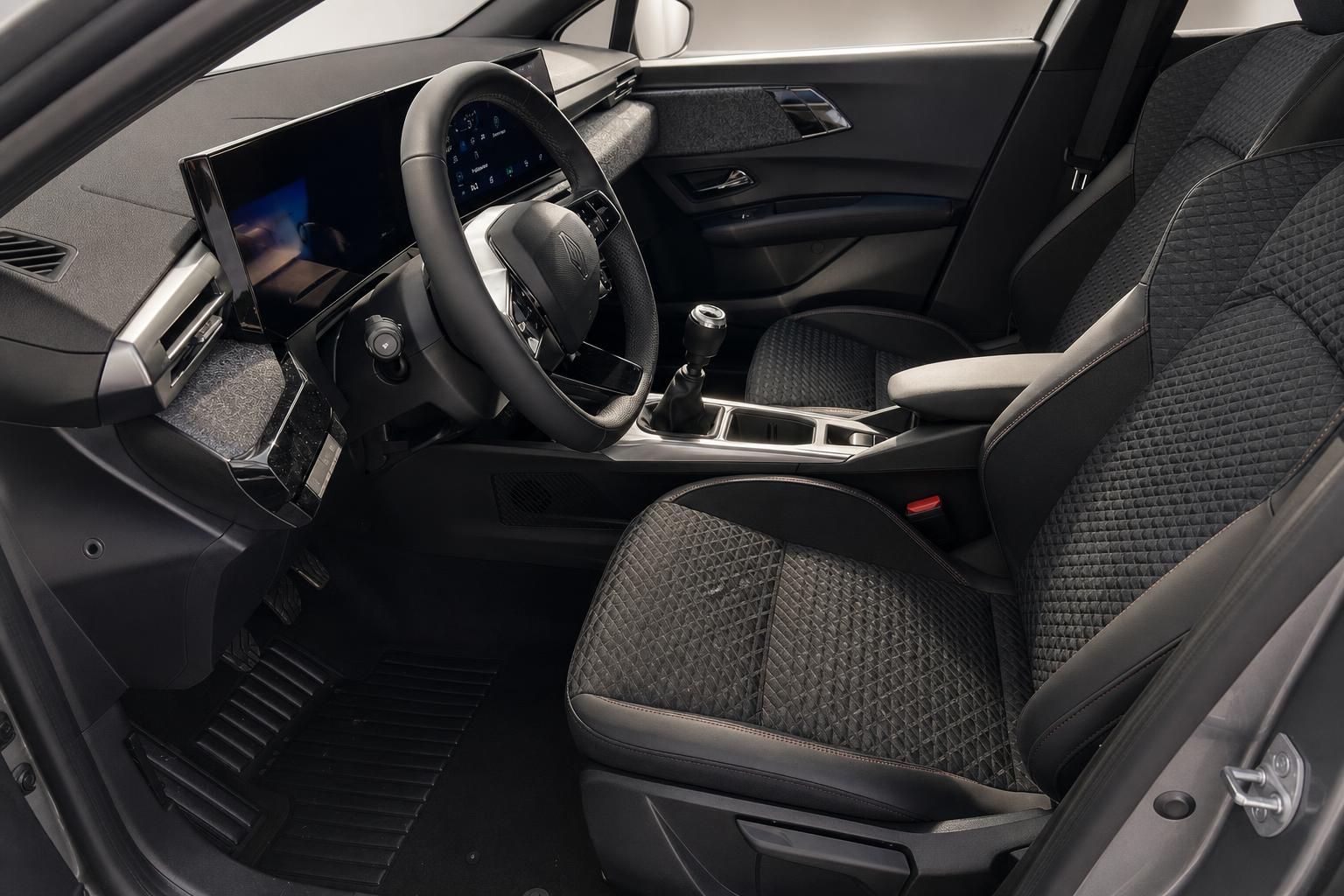 Renault Clio Innenraum Cockpit und Sitze im Detail