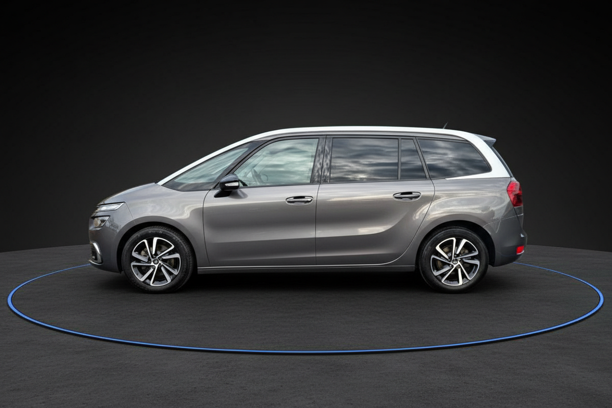 Citroën Grand C4 Picasso Seitenansicht grau-weiß zweifarbig auf dunklem Studiohintergrund