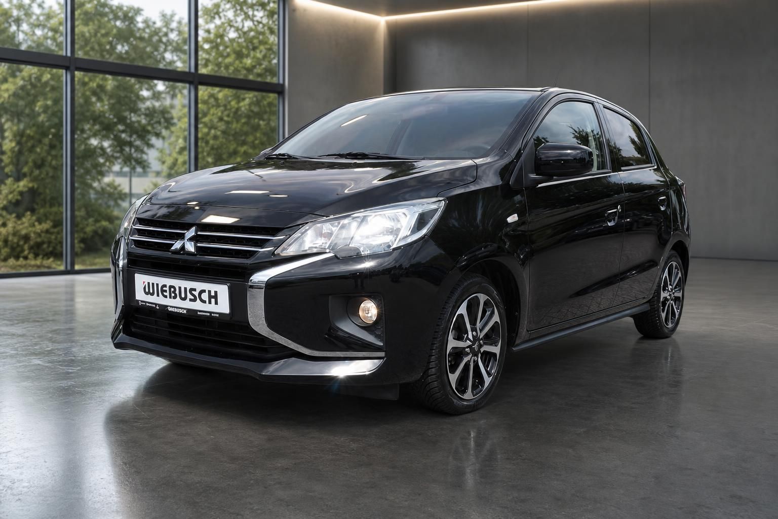 Mitsubishi Space Star schwarz Frontansicht schräg – gepflegter Kleinwagen beim Autohaus Wiebusch