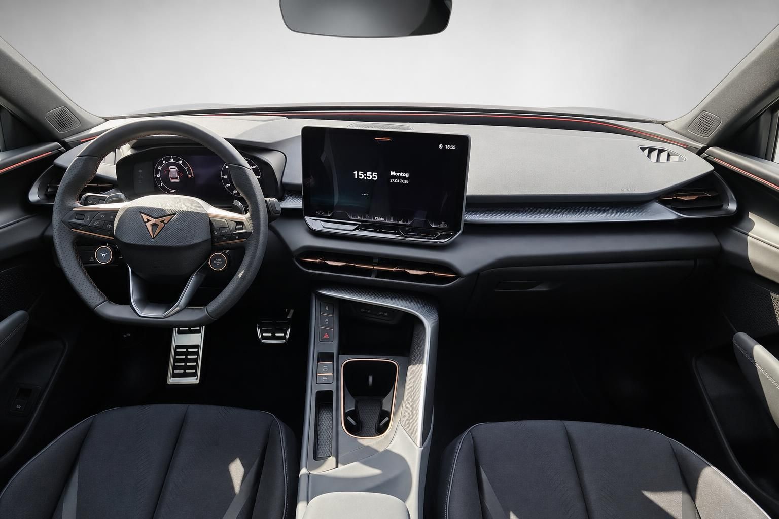 Cupra Cockpit mit Lenkrad, Digitaltacho und Infotainment-Display