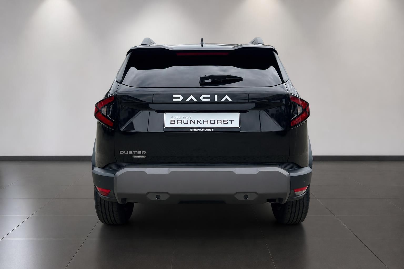 Dacia Duster Hybrid schwarz Heckansicht im Autohaus Brunkhorst