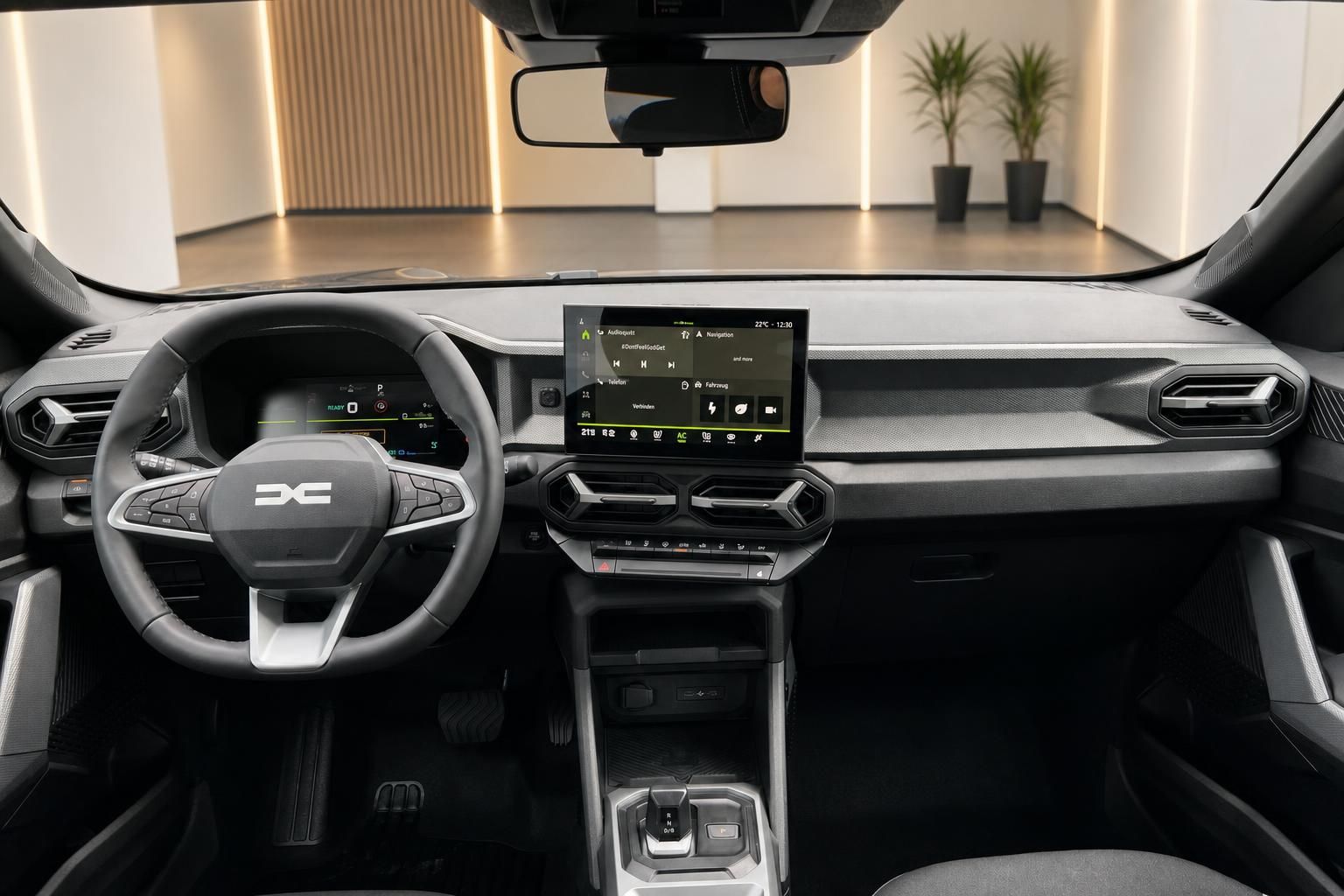 Dacia Duster Cockpit mit Lenkrad und Touchscreen Infotainment