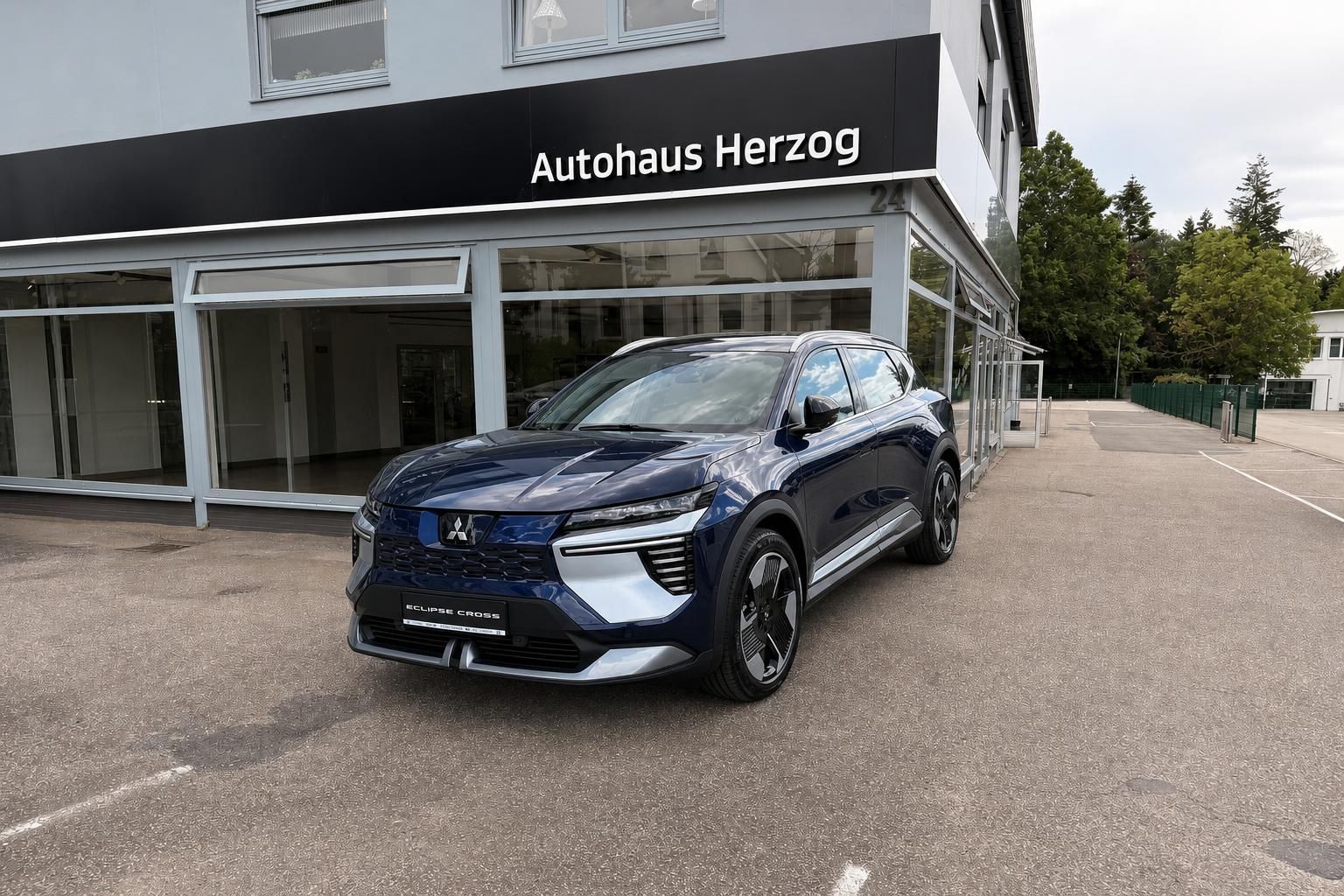 Mitsubishi Eclipse Cross EV blau Frontansicht - Elektro-SUV bei Autohaus Herzog kaufen