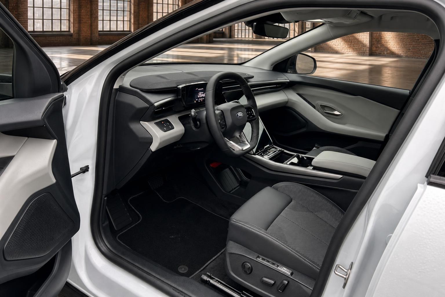 Ford Explorer weiß, Innenraum mit Cockpit und Lenkrad