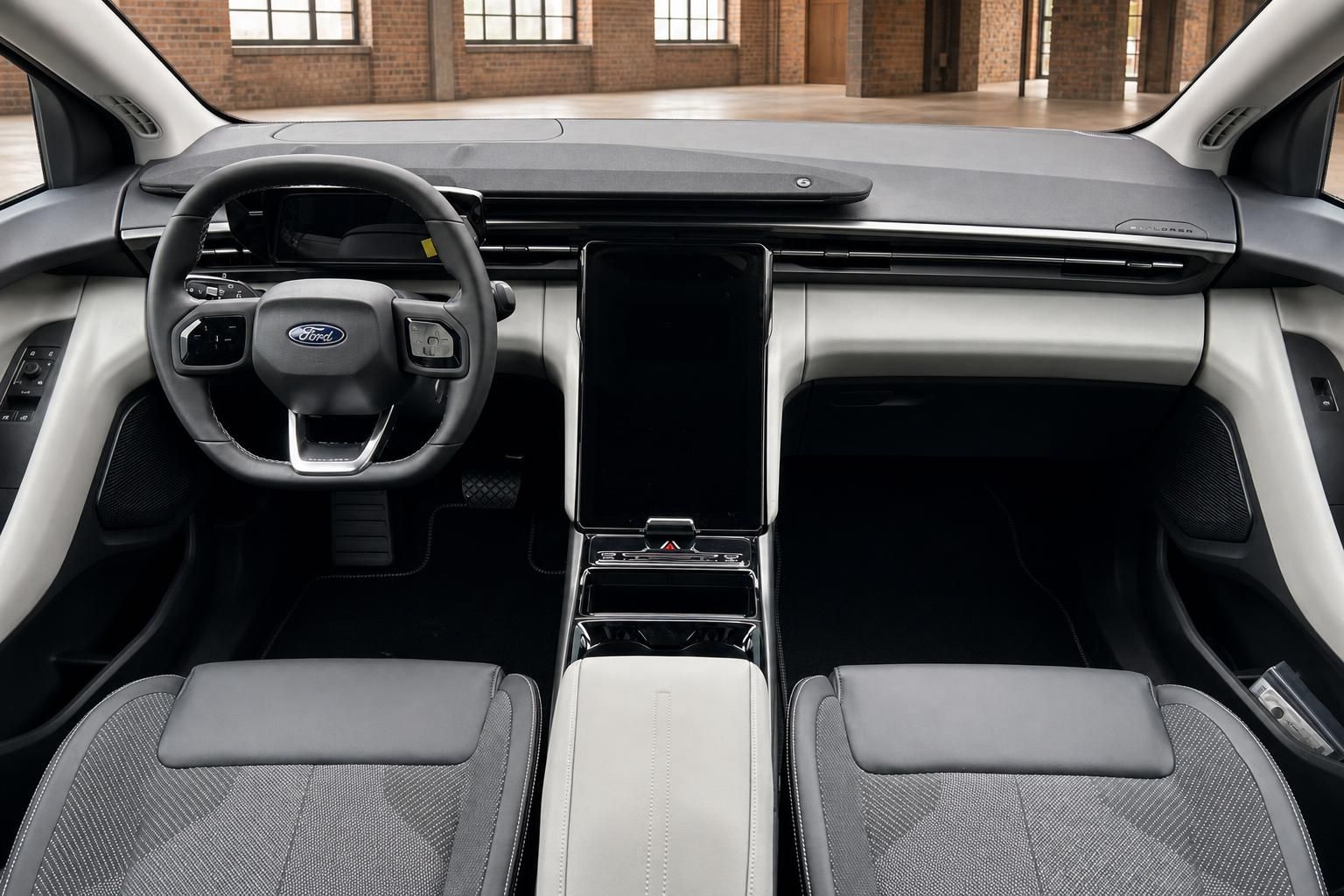 Ford Explorer Interieur frontal: Armaturenbrett und Sitze